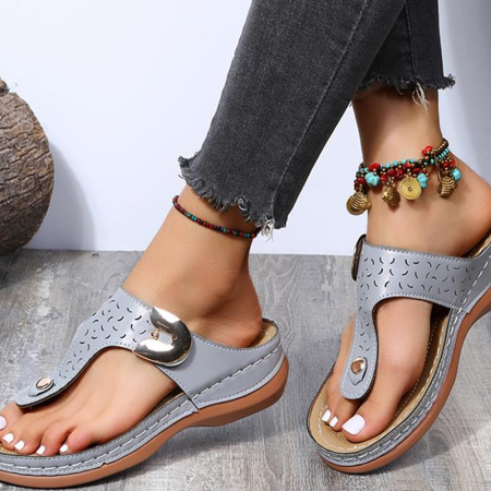 1649400532_wedgeflipflops3